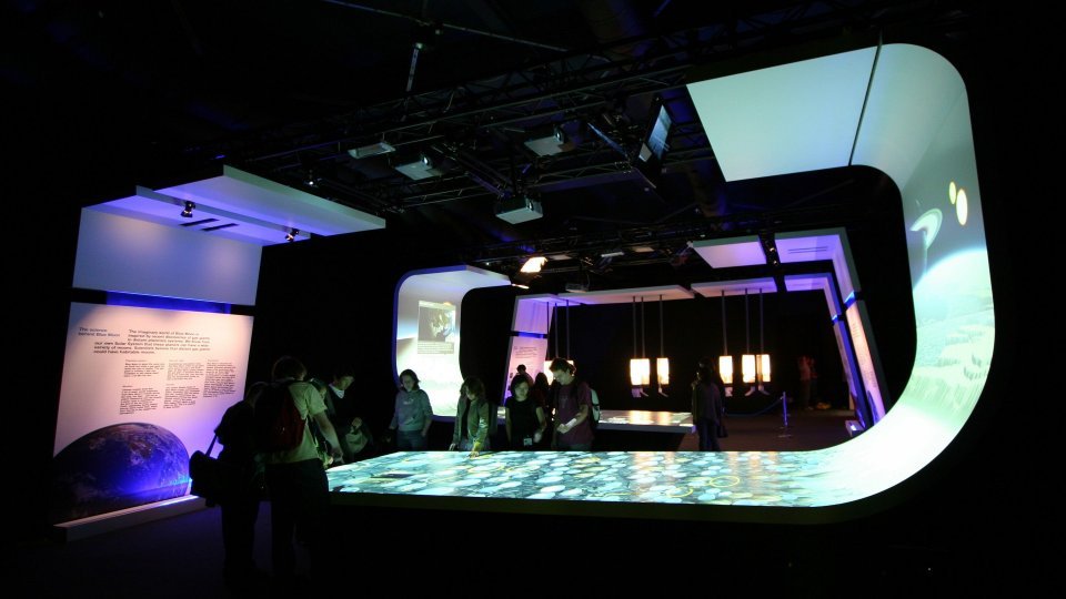 Stefan Helling Artcom The Science Of Aliens Exhibition China Multitouch Table Visitor Interaction